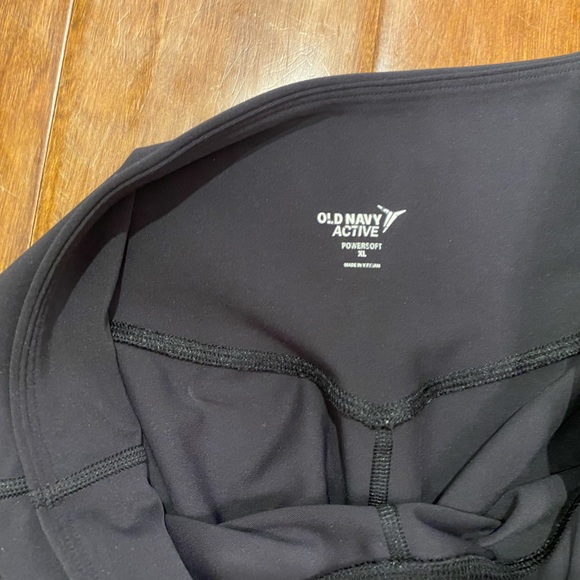 Black Old Navy Joggers with Pockets - Picture 3 of 4